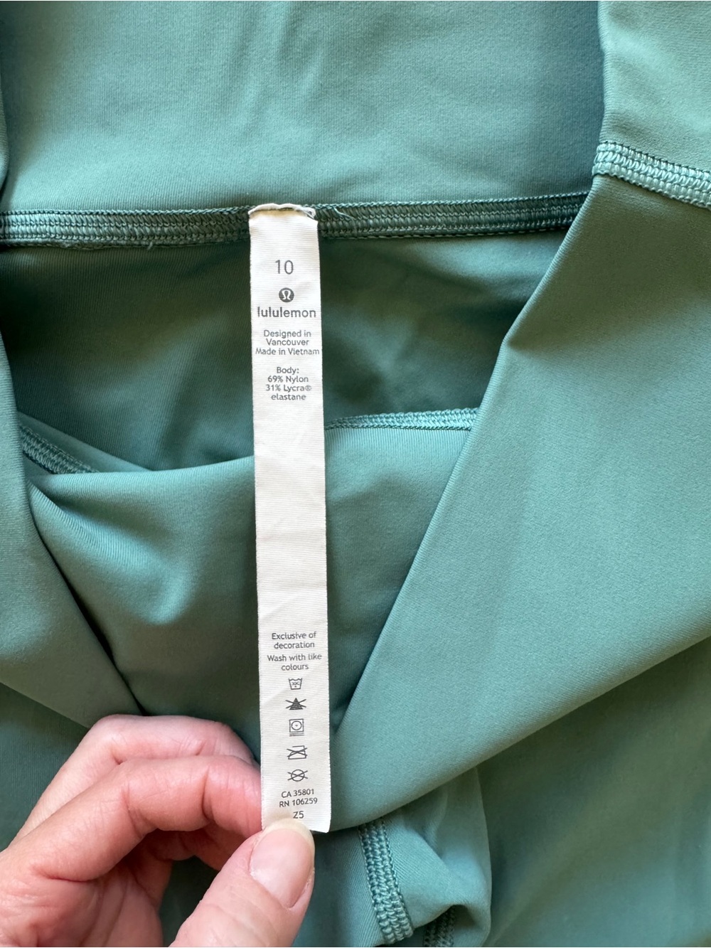 Lululemon High Rise Legging - Picture 4 of 4